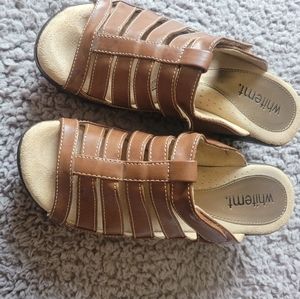 NWOT Whitemt Slipon Sandals
